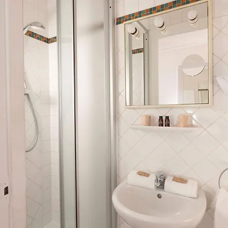 Hotel Saint Pierre 2*