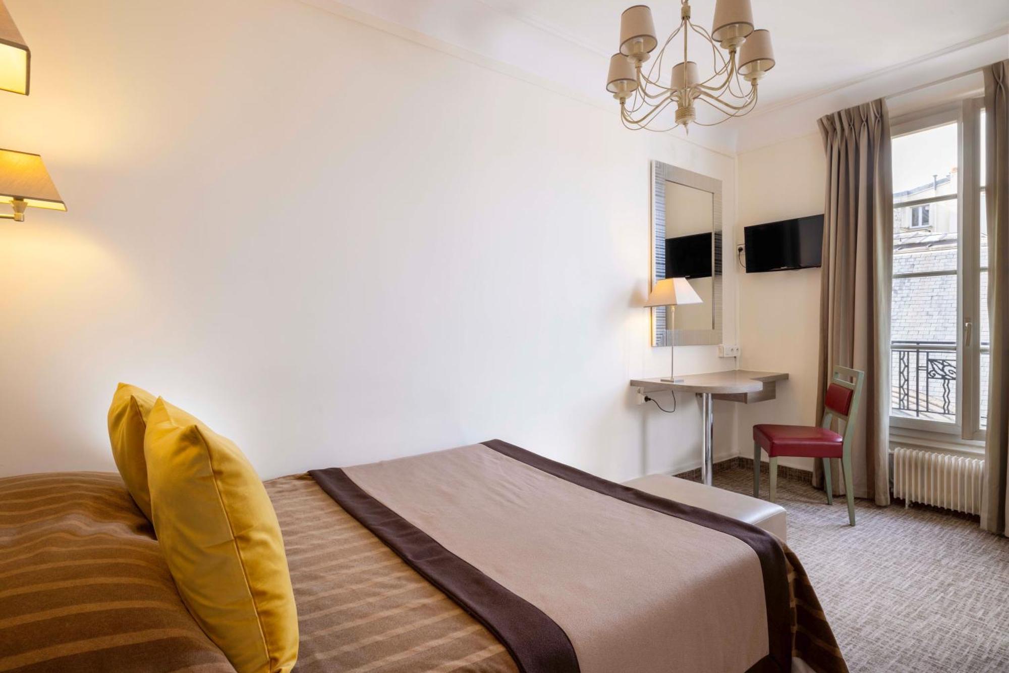 Saint Pierre 2* Paris