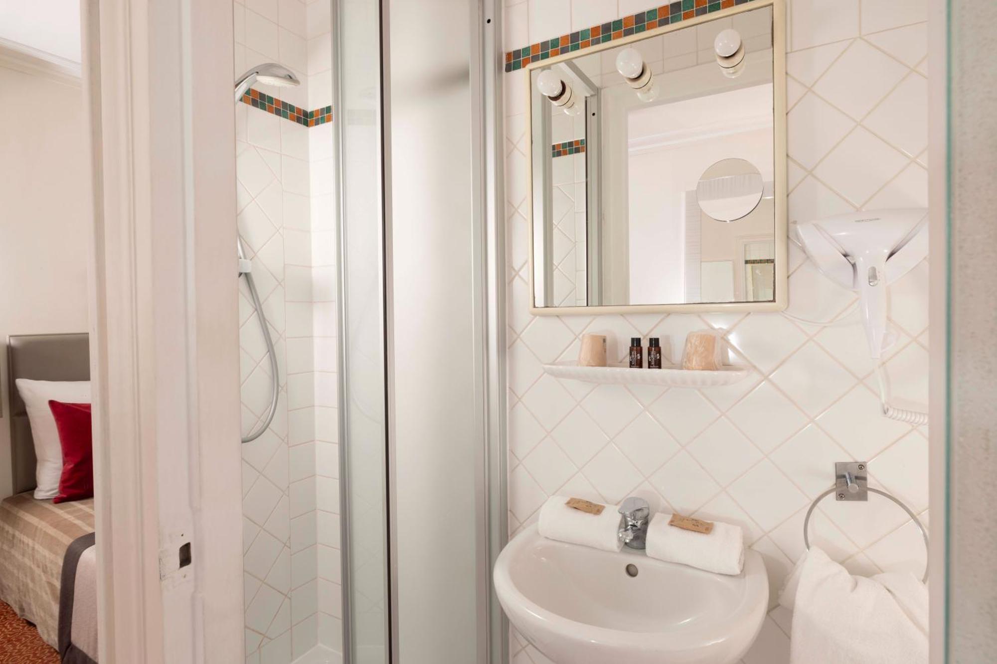 Hotel Saint Pierre 2*